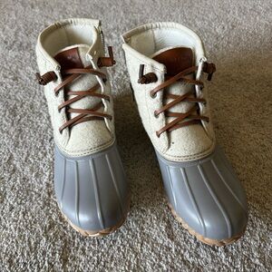 Nautica Two-Tone Duck Boots in Gray, Cream & Brown